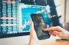 IHSG Sesi I Menguat, Saham DOOH-RATU di Pucuk Top Gainers