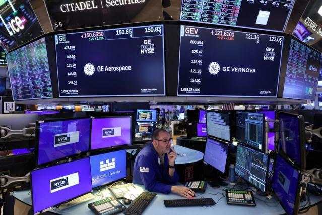 Wall Street Tutup Tahun 2024 dengan Lesu