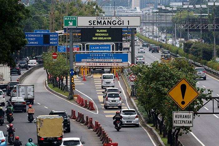 Mobil Pakai Bahu Jalan Tol Dalam Kota Bisa Pangkas Waktu Tempuh 16 Menit