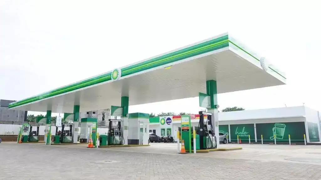 Saham AKRA Melesat 7 Persen, Analis: Respons atas Kasus Minyak Mentah Pertamina