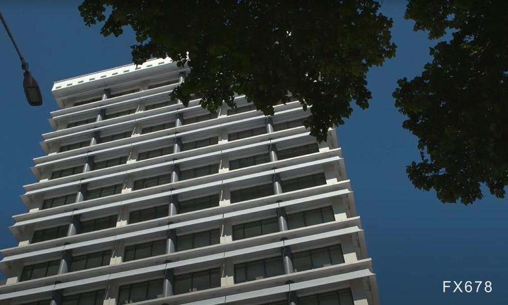 澳洲联储四年来首次降息,分析师:鹰派立场支撑澳元