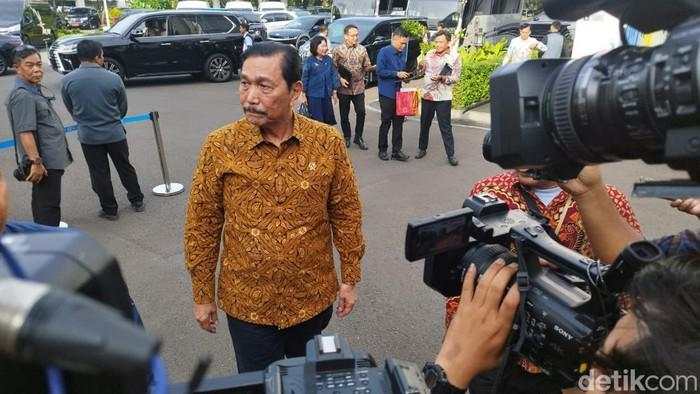 Bantah Industri Tekstil Masuk Usia Senja, Luhut Beberkan Buktinya!