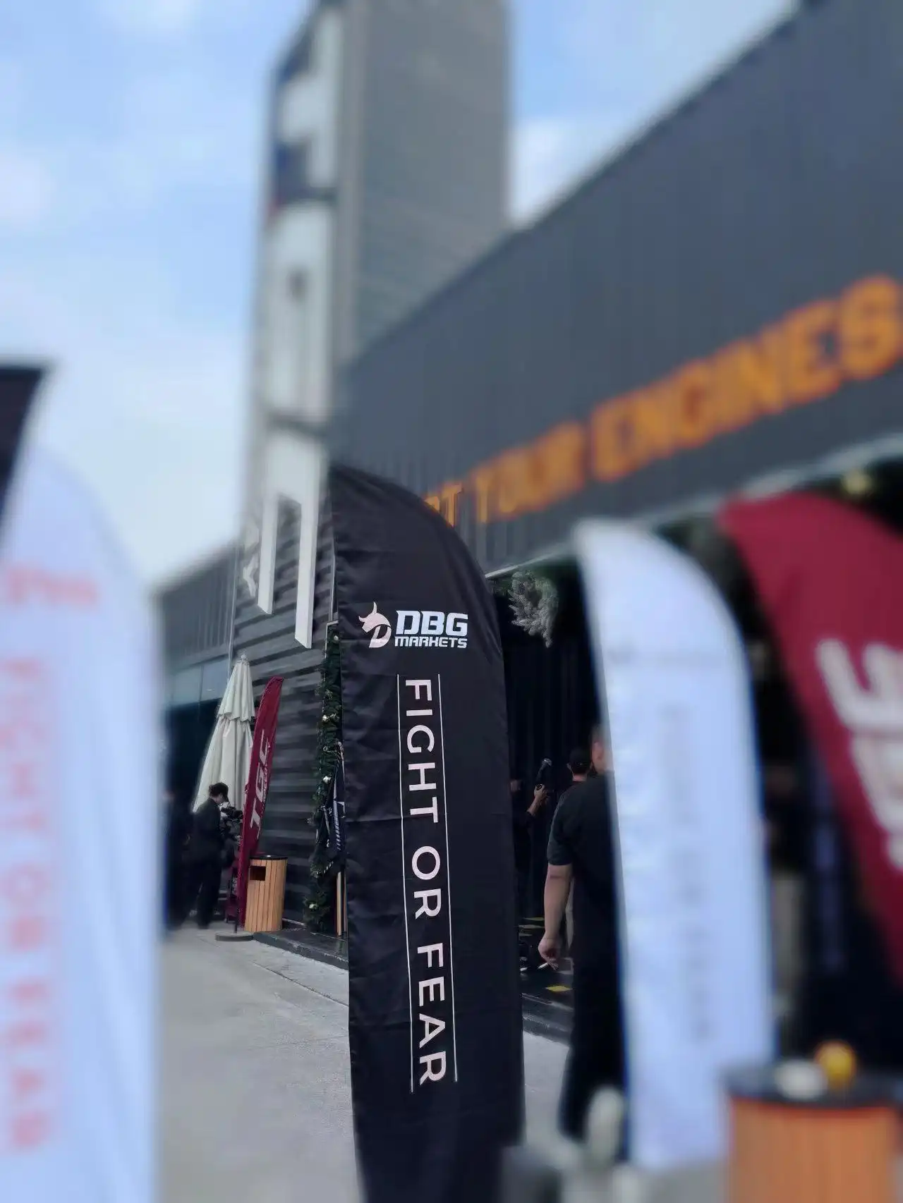 速度与战略：DBG Markets 在胡志明市成功举办终极卡丁车赛事！