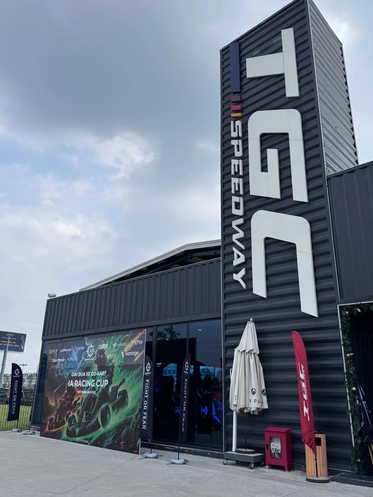 速度与战略：DBG Markets 在胡志明市成功举办终极卡丁车赛事！