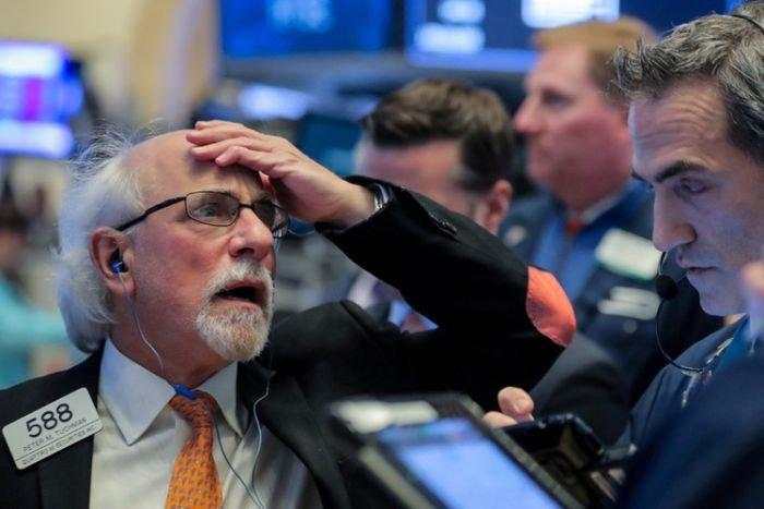 Wall Street Anjlok Gara-Gara Dimulainya Tarif Trump