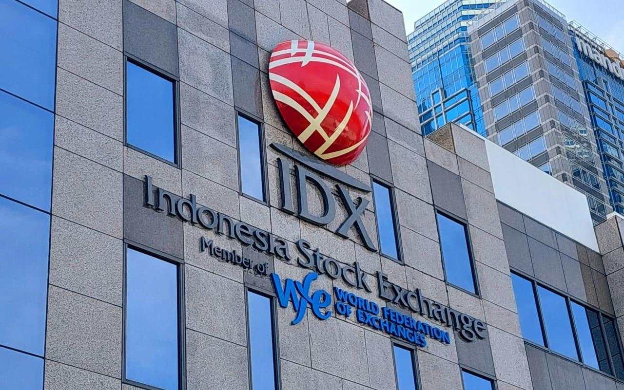 Rapor Bursa Sepekan: IHSG Melemah, Market Cap Turun Rp215 Triliun