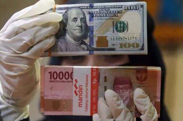 IHSG Bangkit, Rupiah Tertekan ke Titik Terendah