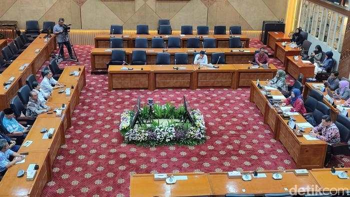 Dijanjikan Dapat Kerja Lagi, Pekerja Sritex Minta Pesangon Tetap Diberikan