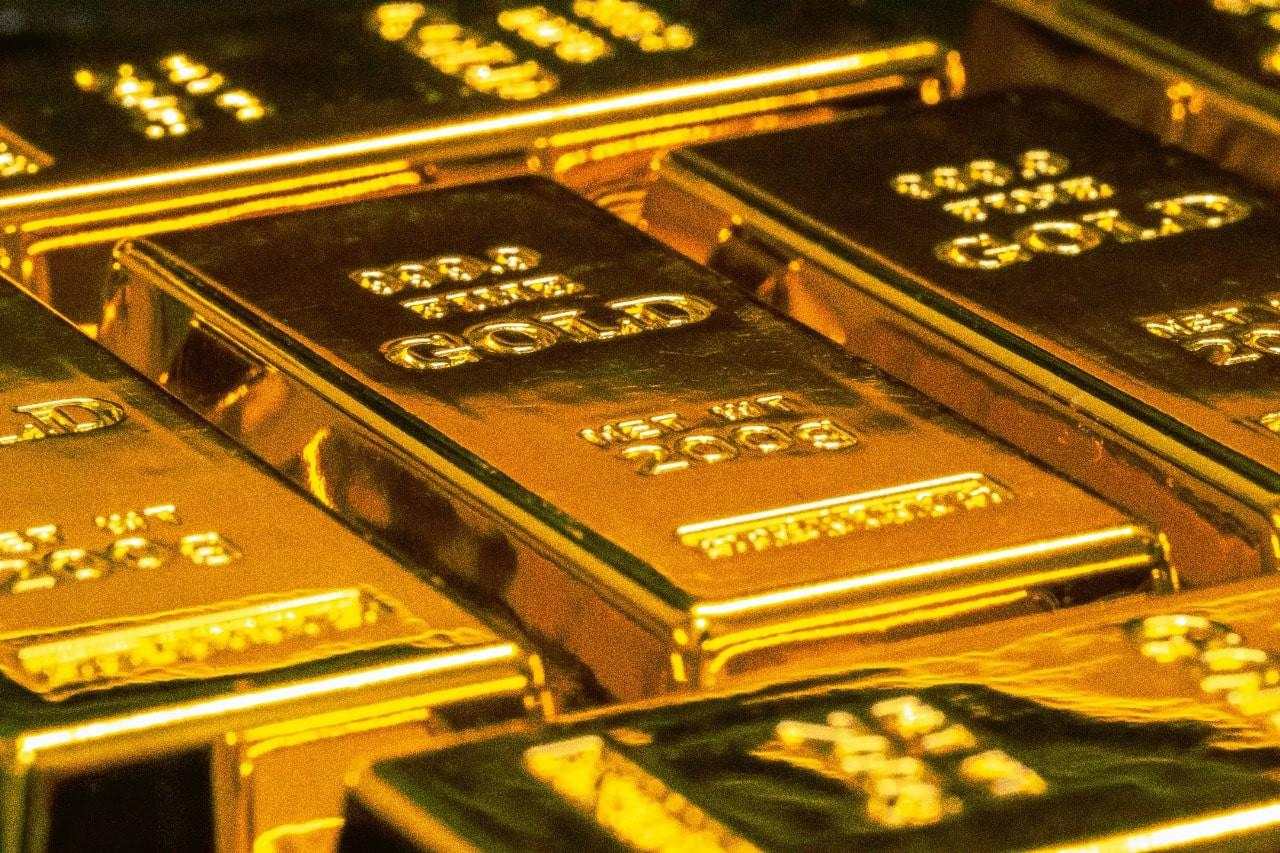 Harga Emas Cetak Rekor, Tembus USD3.000 untuk Pertama Kali