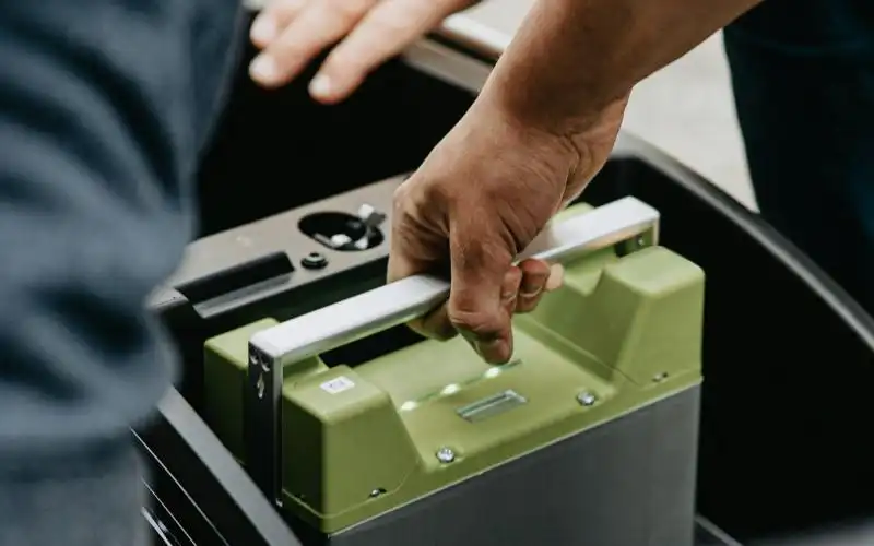 feed image
