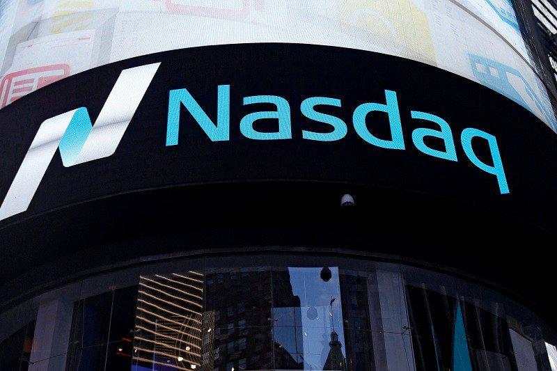 Wall Street Ditutup Lesu, Nasdaq cs Kompak Turun di Bawah 1 Persen