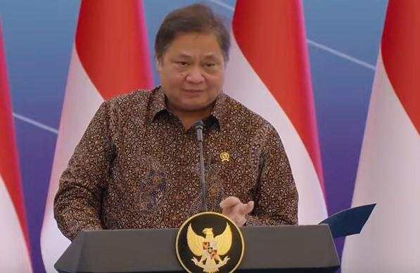 Airlangga Sebut Ekonomi RI Terkendali Meski IHSG Terkoreksi Dalam