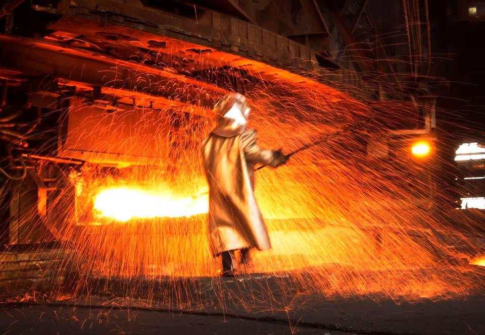 Saham Tembaga hingga Nikel Menguat, MDKA-MBMA Pimpin Kenaikan