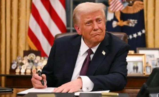 Donald Trump Tak Akan Pecat Jerome Powell tapi Desak The Fed Turunkan Suku Bunga