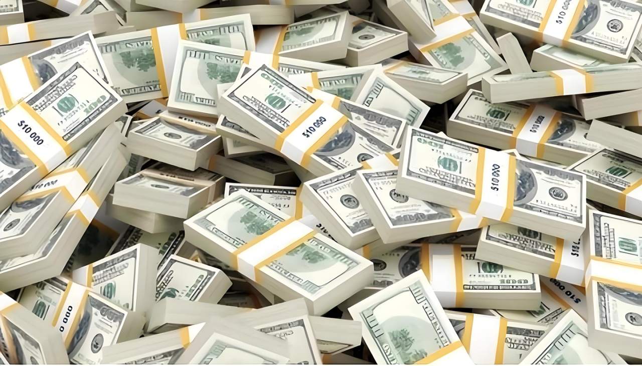 GMI分享：一吨黄金VS一吨美元VS一吨人民币，三选一你选哪个？