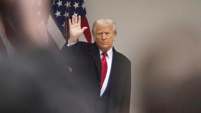 Trump Mau Naikkan Tarif Impor Baja dan Aluminium Jadi 50%