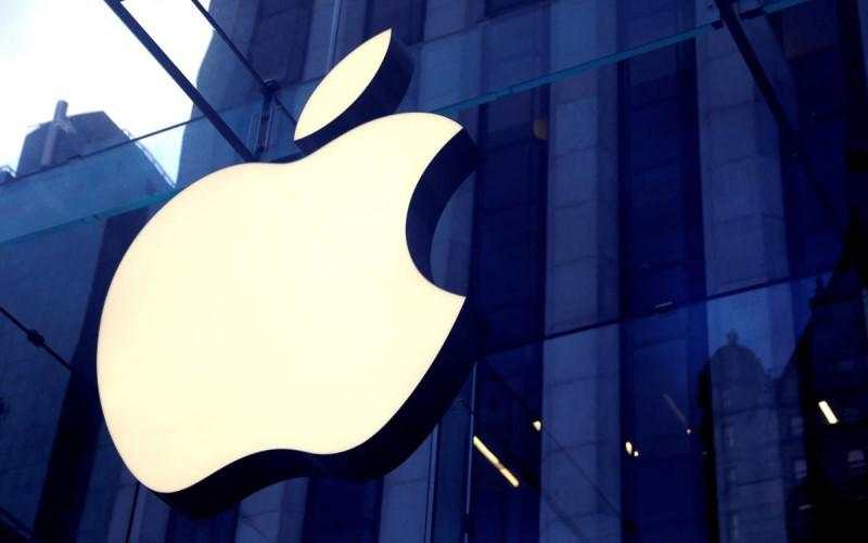 Saham Apple Tumbang usai Trump Ancam Tarif 25 Persen