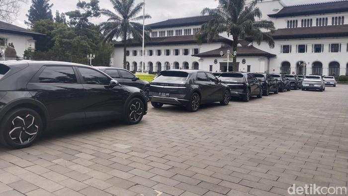 Biaya Mobil Dinas Pejabat Hampir Rp 1 M Saat Negara Efisiensi Tuai Kritik