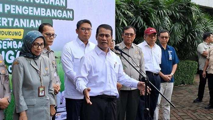 Kementan Panggil 212 Produsen Pengoplos Beras Hari Ini