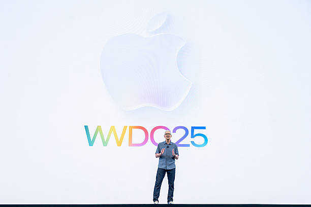 行业动态 | 苹果 WWDC25 无重大创新，股价下挫 2.5% 市值蒸发 750 亿