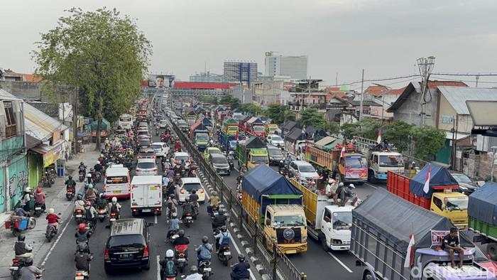 Terungkap Alasan Pengusaha Masih Operasikan Truk ODOL