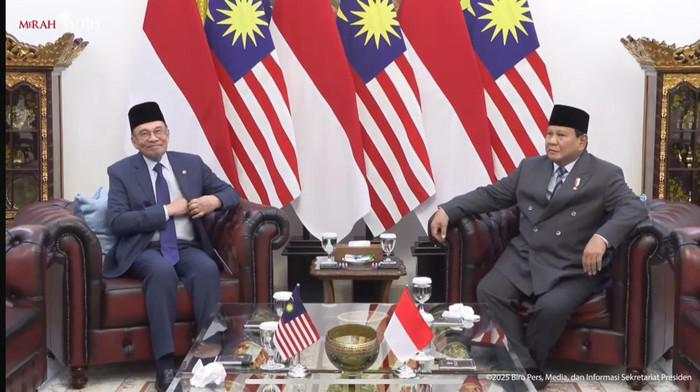 PM Malaysia Tiba di Istana Negara, Disambut Airlangga hingga Rosan