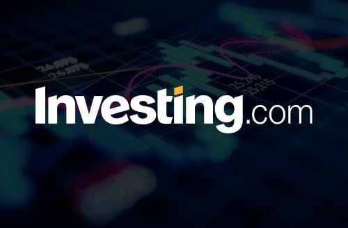 Chi tiêu Mỹ yếu hơn đè nặng lên USD