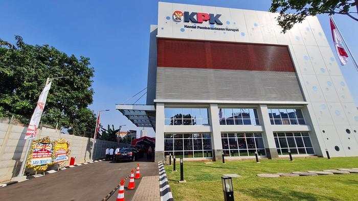KPK Gelar Lelang Barang Rampasan Korupsi, Ada iPhone hingga Mobil