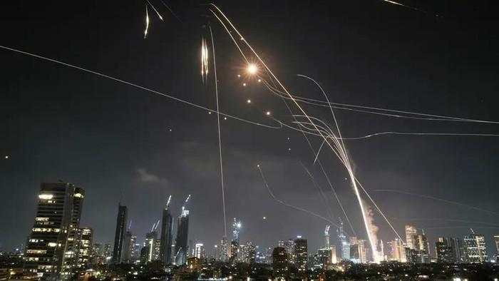 Adu Kuat Ekonomi Iran Vs Israel, Siapa Pemenangnya?