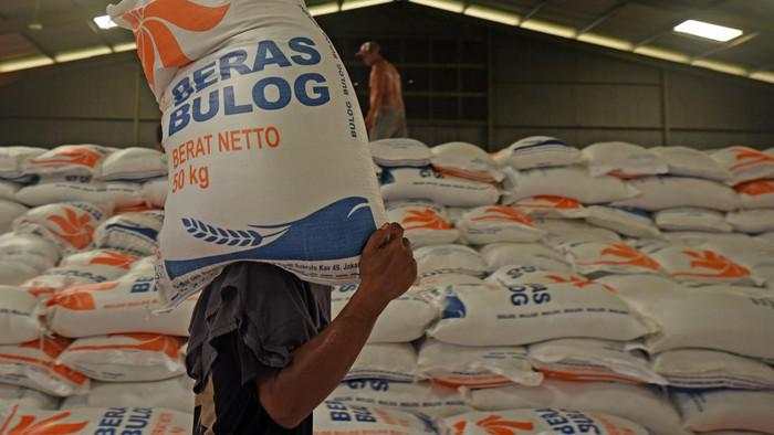 Terungkap Alasan Tak Semua Daerah Dapat Bansos dan Beras Murah
