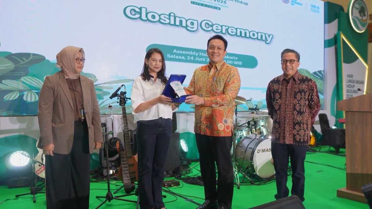 Listening Booth Dengarkan Bumi MIND ID Dapat Penghargaan dari KLH