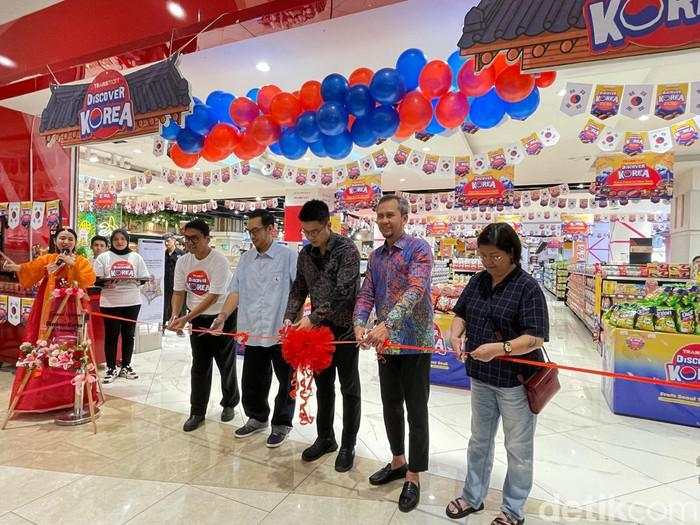 Buruan Serbu! Aneka Produk Makanan Mejeng di Transmart Discover Korea