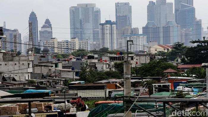 Riset LPEM UI: Ekonomi RI Melambat, Industri Melemah