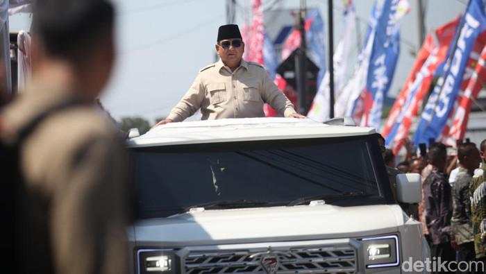 Prabowo Colek Sri Mulyani buat Kasih Obat Gratis di Kopdes Merah Putih
