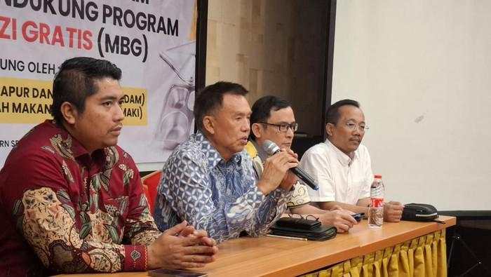 Produsen Lokal Desak Pemerintah Hapus Izin Impor Bahan Baku Food Tray