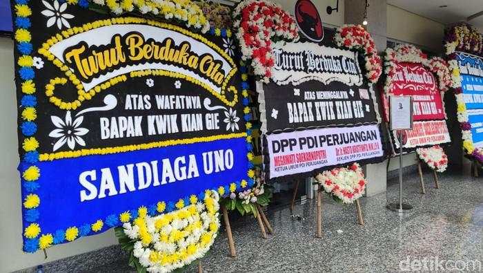 Prabowo hingga Sandiaga Kirim Karangan Bunga ke Rumah Duka Kwik Kian Gie