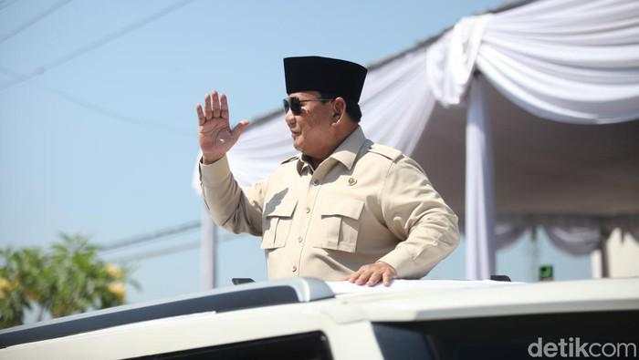 Prabowo Sentil Penggiling Padi Nakal: Tidak Patuh, Saya Akan Sita!