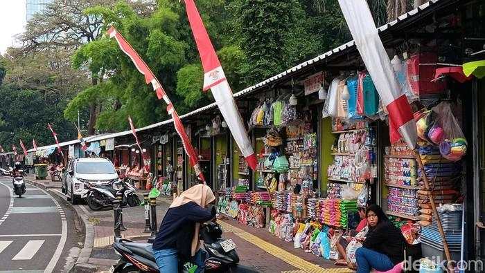 Jerit Pedagang Pasar Barito: Utang Belum Lunas, Dagangan Sepi