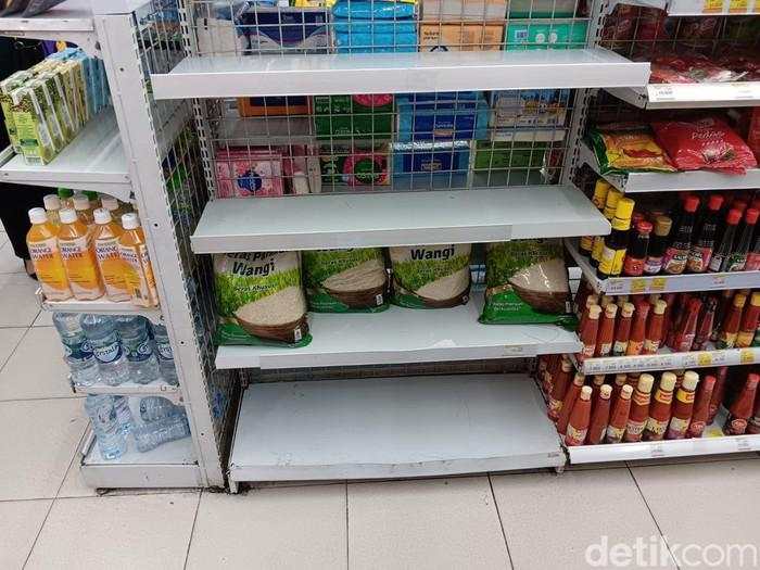 Beras Premium Banyak Ditarik, Stok di Minimarket Seret