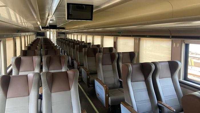 Tak Ada Lagi Kereta Kelas Bisnis di Pulau Jawa