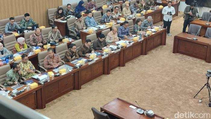 Bos Danantara Ungkap Rencana 2025: Restrukturisasi Bisnis BUMN Maskapai-Asuransi