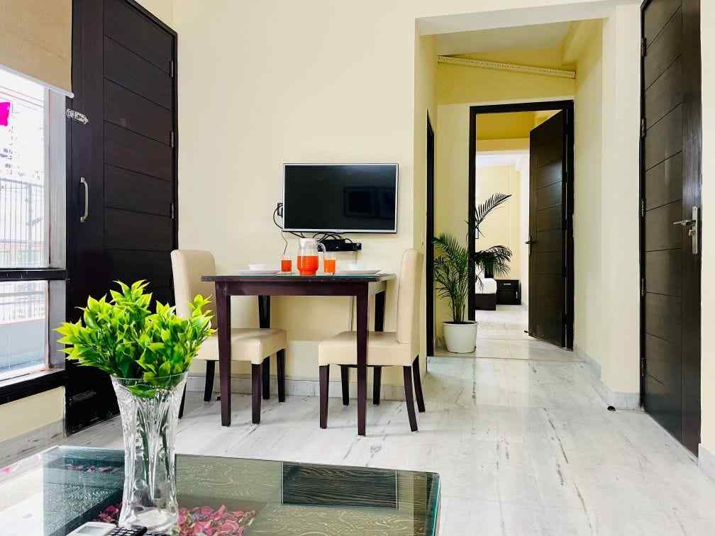 Service Apartments near Huda city center Gurgaon