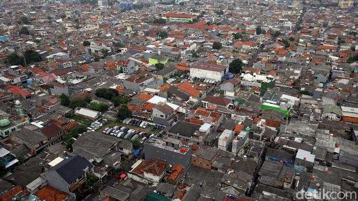 PR Besar Prabowo Genjot Pembangunan Saat Jumlah Penduduk RI 286 Juta