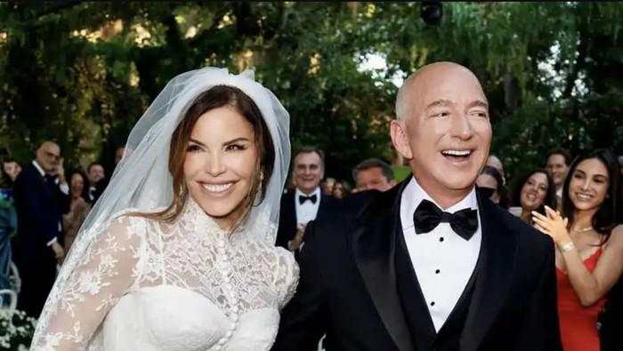 Sejak Menikah Jeff Bezos Terus Jual Saham Amazon, Ada Strategi Apa?