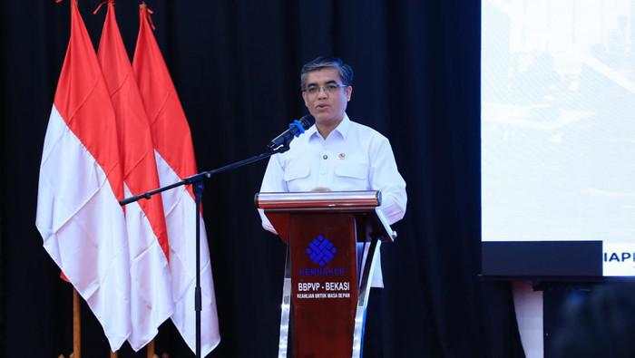 Prabowo Klaim Pengangguran di RI Turun, Menaker Sebut Data BPS