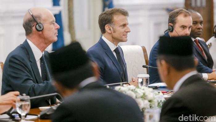 Macron Kritik Tarif Dagang Trump, Sebut Bentuk Pemerasan