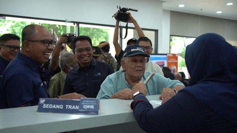 Jadi Tempat Ambil Uang Pensiun, Pos Indonesia: Ada Suasana Tak Tergantikan