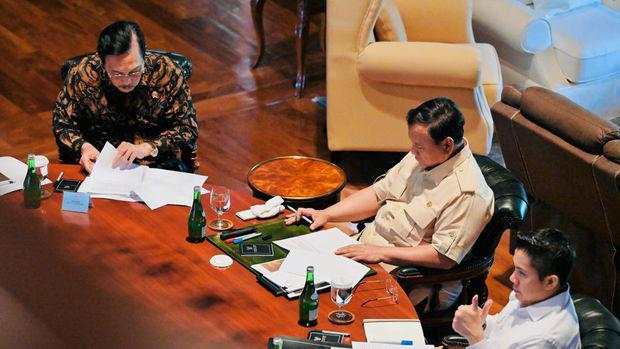 Prabowo Bahas Kondisi Ekonomi Terkini Bareng Luhut cs, Ini Hasilnya