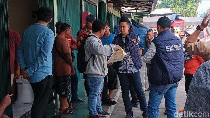 Prabowo Kecam Beras Oplosan, Pasar Induk Cipinang Diliputi Ketegangan