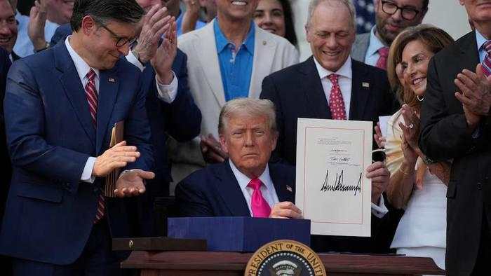 Tarif Impor Trump Mulai 1 Agustus, Ada Negara Kena 70%